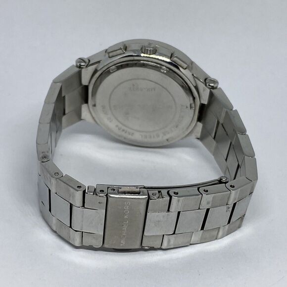 Michael Kors Wyatt MK5932 Women's Silver Stainless Steel Analog Dial Watch VK15 - Picture 10 of 12